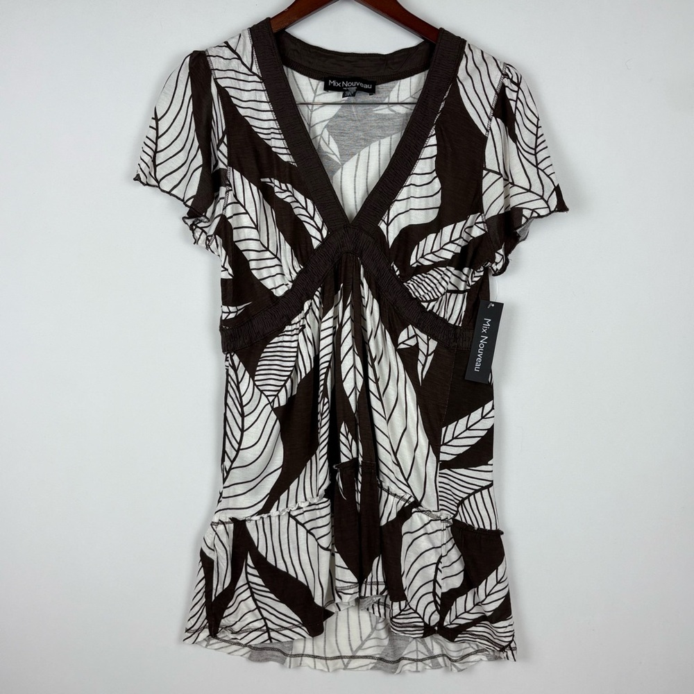NWT Mix Nouveau V-Neck Patterned Blouse